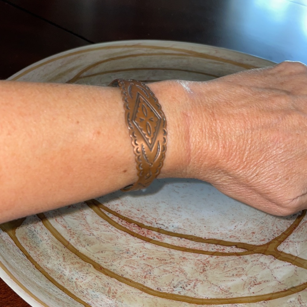 Vintage Copper Bracelet Arrowhead Engraved Adjustable Width - Picture 9 of 10